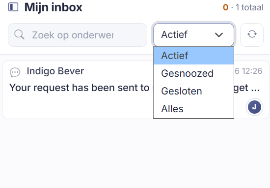 Het zoekvak en de statusfilter boven de gesprekkenlijst